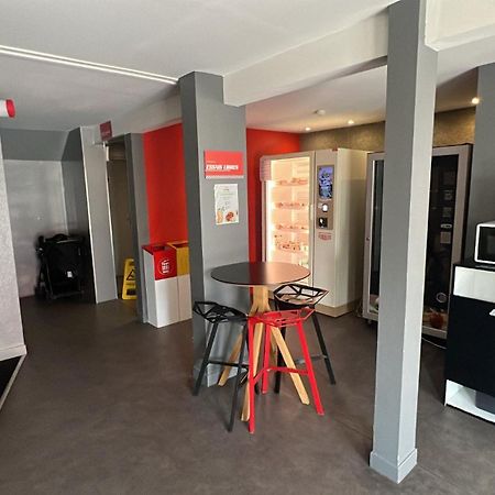 Enzo Hotels Trappes By Kyriad Direct Exterior foto