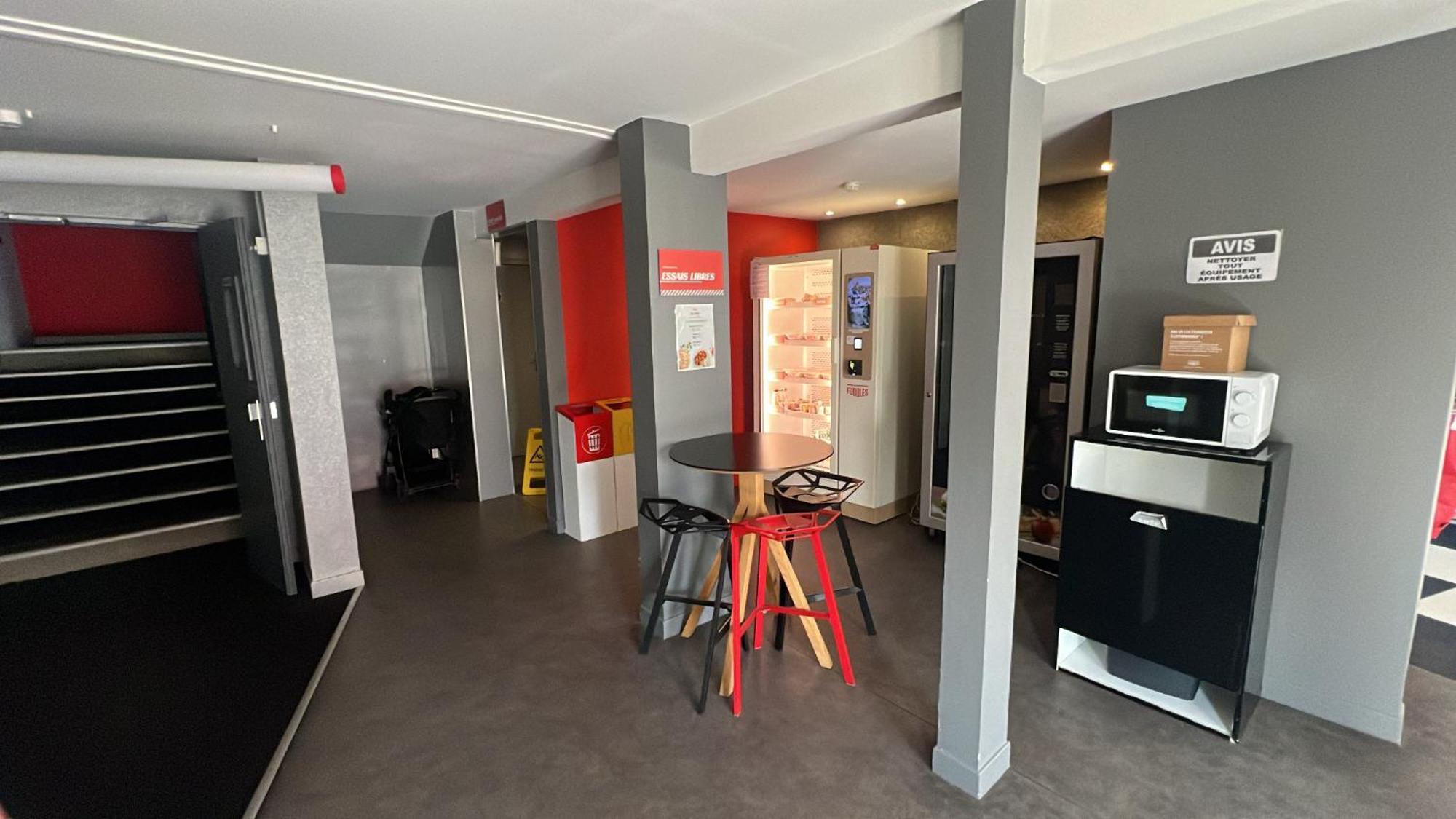 Enzo Hotels Trappes By Kyriad Direct Exterior foto
