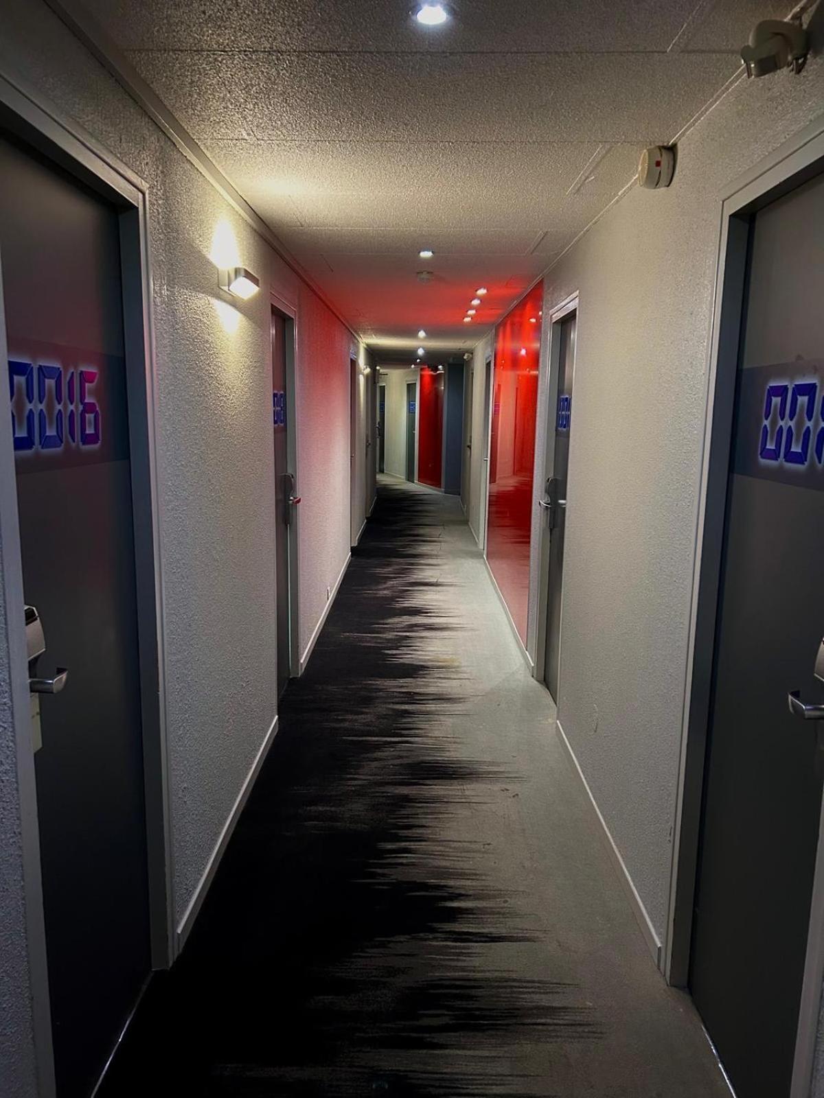Enzo Hotels Trappes By Kyriad Direct Exterior foto