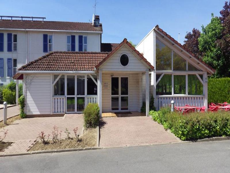 Enzo Hotels Trappes By Kyriad Direct Exterior foto