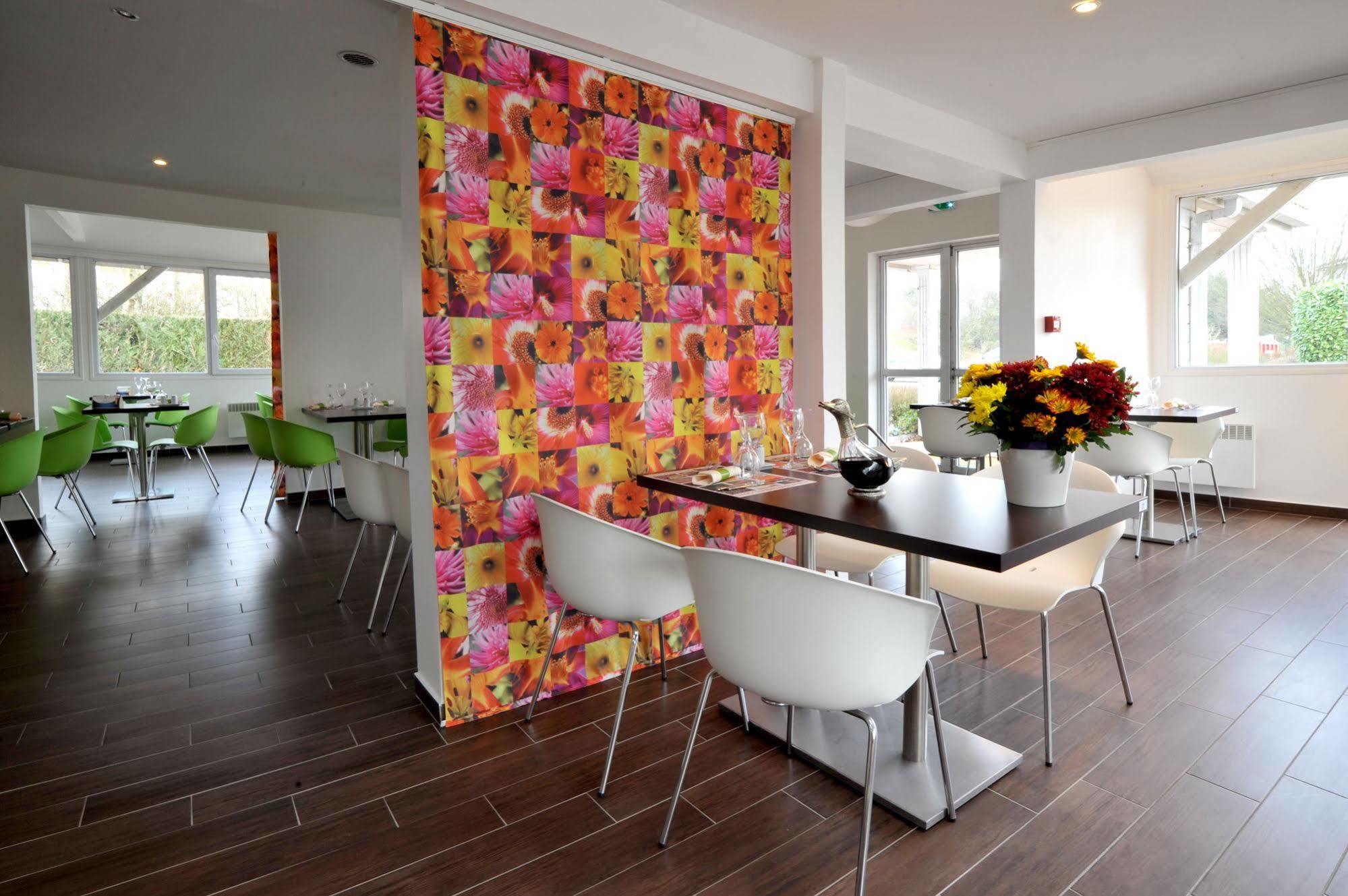 Enzo Hotels Trappes By Kyriad Direct Exterior foto