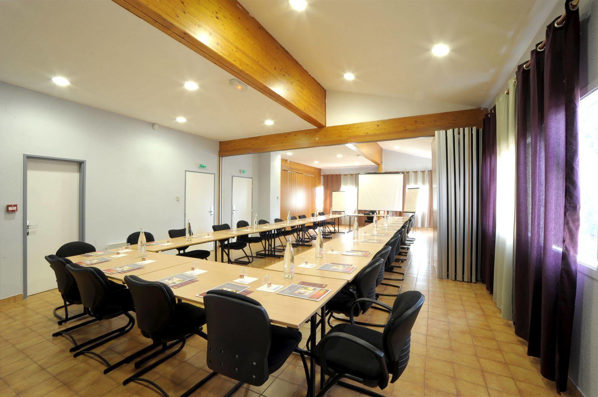 Enzo Hotels Trappes By Kyriad Direct Exterior foto